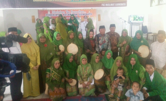 Sambut Bulan Ramadan, Muslimah NU Ujung Batu Berikan Santunan yang Dihadiri Bupati Rohul