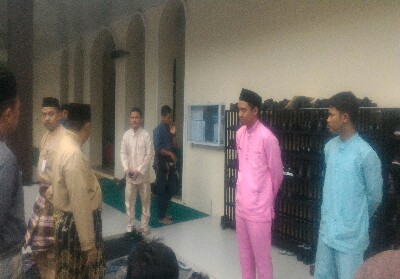 Wagubri Tegur Siswa Magang dan ASN Tak Berpakaian Melayu Lengkap