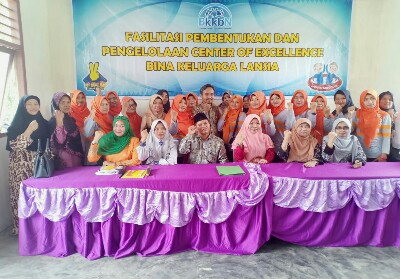 DPPKB Rohul Gelar Fasilitasi Pembentukan dan Pengelolaan Center of Excellence Bina Keluarga Lansia
