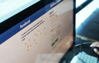 Pengamat Ungkap Pembatasan Akses Media Sosial Langgar Hak Publik