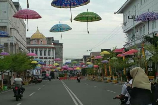 Sekda Rohil Surya Arfan Kecewa Banyak Payung Tempat Wisata HilangÂ 