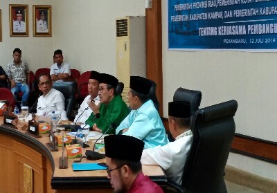 Kesepakatan Bersama Pekansikawan, Gubri Harap Pembangunan Tak Lagi Kedepankan Ego daerah