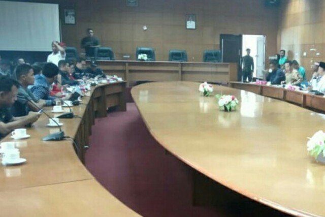 Mengadu ke Dewan, Masyarakat Penerima TORA di Siak Belum Terima Sertifikat