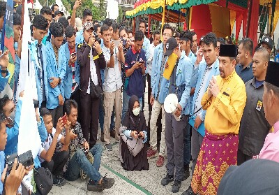 Mahasiswa Tuntut Gubri Ungkap Intelektual Berdasi Pembakar LahanÂ 