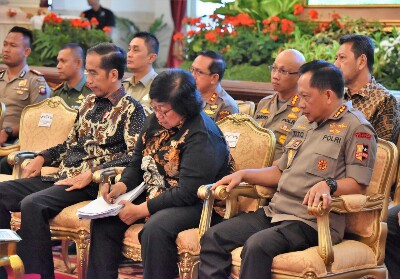 Arahan Presiden,Â Tak Bisa Atasi Karhutla Pangdam Hingga Kapolres Terancam Dicopot