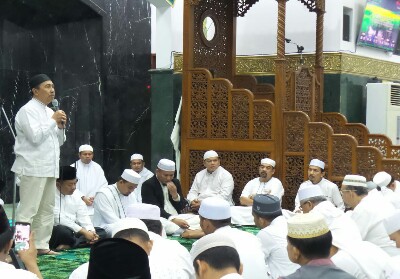 Gelar Zikir dan Salat Subuh Bersama,Â Gubri Minta Masyarakat Laksanakan Salat Istisqa