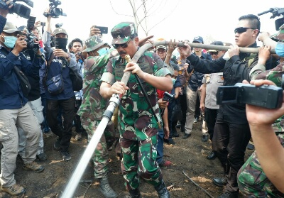 Usai Tinjau Karhutla, Panglima TNI Beri Peringatkan Masyarakat dan Dunia Usaha