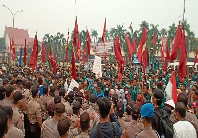 BEM Umri dan Unri Gelar Demo, Singgung Lemahnya Penegakan Hukum