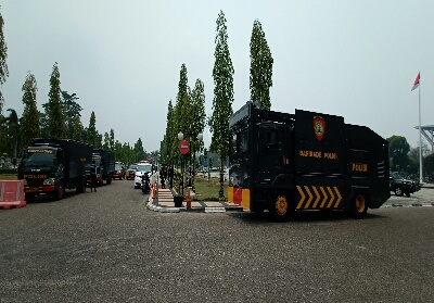 Antispiasi Demo Mahasiswa, Mobil Water Canon dan Kawat Berduri DisiagakanÂ 