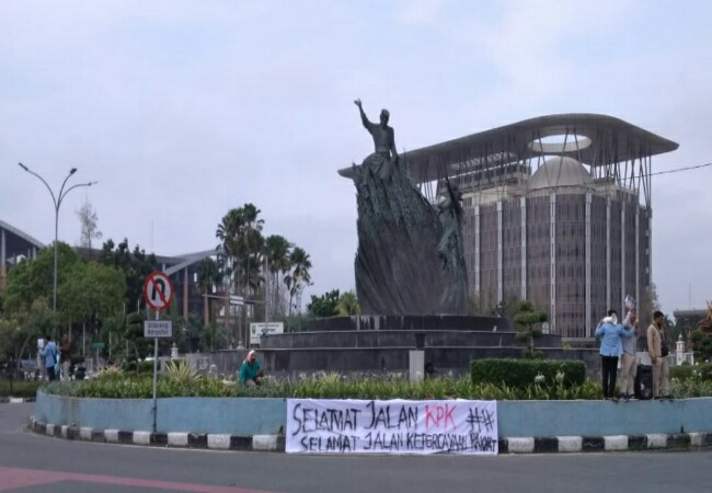 Tujuh Orang BEM Unri Gelar Aksi Keprihatinan Pelemahan KPKÂ 