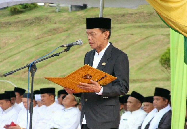 Jadi Inspektur Upacara Hari Santri Nasional, Wabup Pelalawan: Pesantren adalah Laboratorium Perdamaian