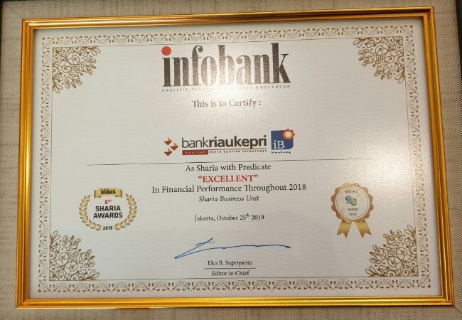 UUS Bank Riau Kepri Raih Penghargaan Institusi Keuangan Syariah Excellent Versi Infobank 2019