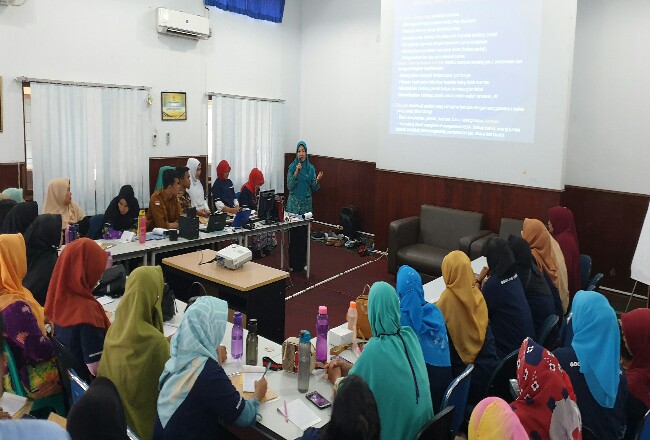 Cegah Stunting Lewat Pelatihan Kader Posyandu  