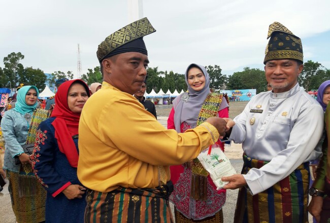Rayakan Milad ke-11 Tahun, Wabup Meranti Launching Tepung Sagu Kulim Jaya Kemasan 1 Kg