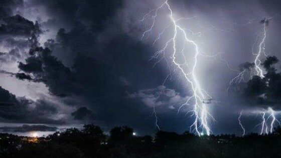 Saat Hujan Petir Jangan Lakukan Ini Dalam Rumah