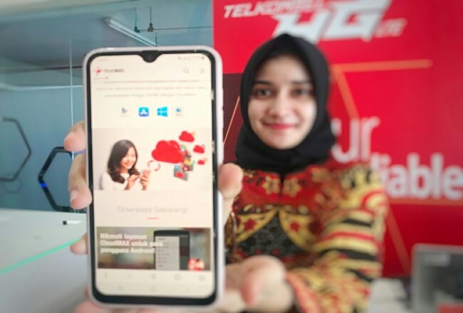 Layanan CloudMAX Permudah Pelanggan Simpan dan Berbagi File di â€œAwanâ€ dengan Harga Terjangkau