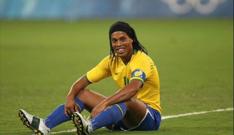 Revisi Ulang Jadwal Kedatangan, Ronaldinho Bakal Tetap ke Palembang