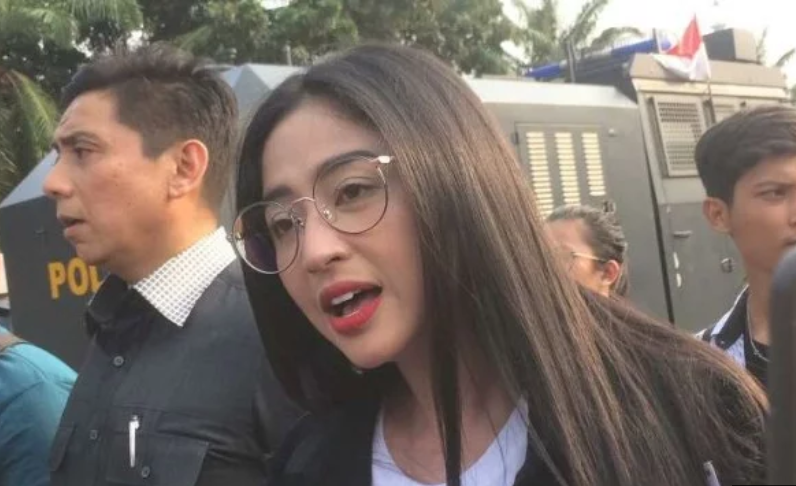 Dewi Perssik Berharap Sampai Pelantikan Nanti Presiden dan Wakil Presiden Diberi Kesehatan