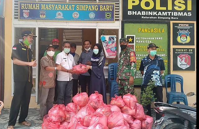 Usai Tolak Bansos Pemko, Simpang Baru Langsung Terima 200 Paket dari Donatur