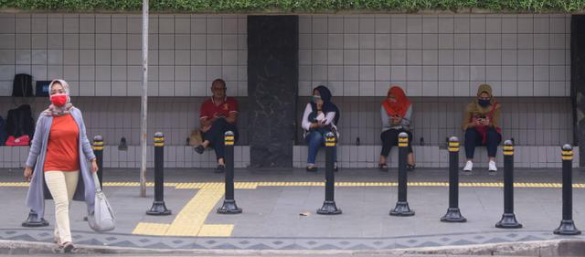 Satgas Covid-19 Ubah Aturan Jaga Jarak Jadi 2 Meter