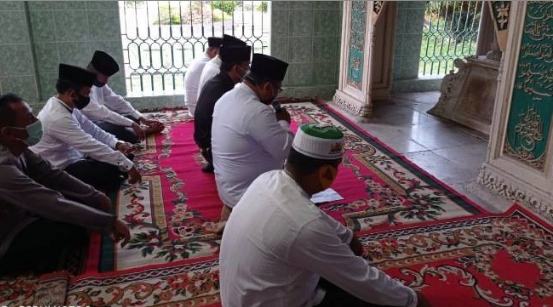 Sambut Hari Jadi ke-21, Pjs.Bupati  Siak Ziarah Makam Raja Kecik Yang Termasyur