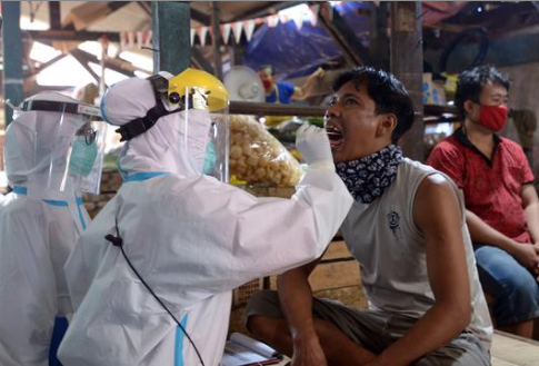 Usai Nakes, Kemenkes Sasar Vaksinasi COVID-19 ke Pedagang Pasar