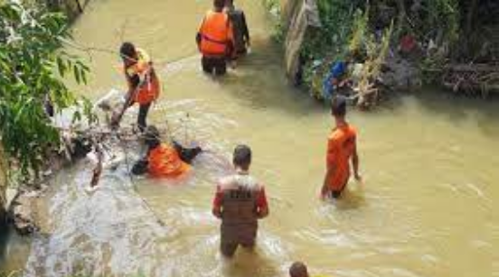 Bocah Tiga Tahun yang Hanyut di Sungai Kampar Belum Ditemukan 