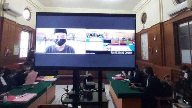 Penerima Salah Transfer BCA Rp 51 Juta Dituntut 2 Tahun Penjara