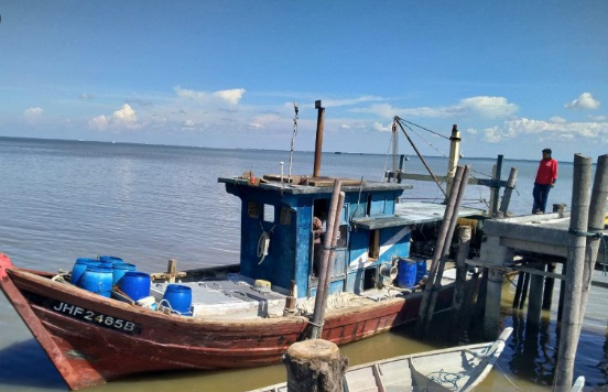 Bakamla-DKP Riau Tangkap Enam Kapal Pencuri Ikan 
