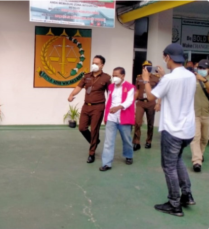 Seminggu Dipenjara,  Tersangka Korupsi Dana Desa Kini Menjadi Tahanan Rumah
