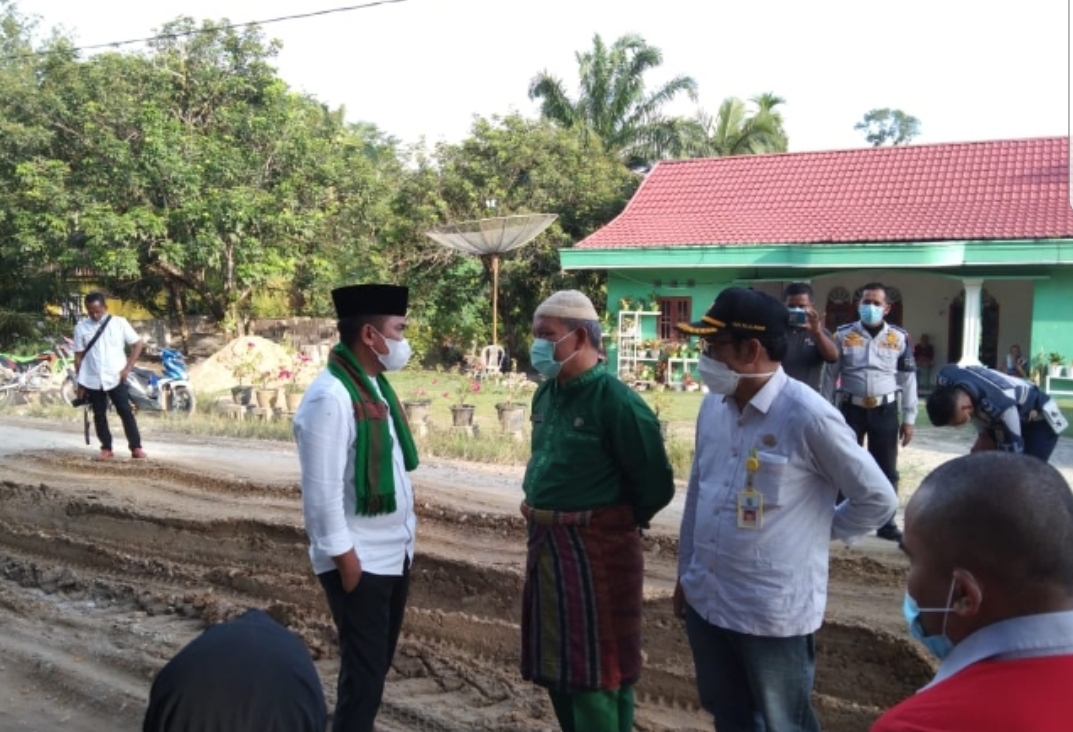 Bupati Pelalawan :Â Gerakan Cinta Zakat Harus Sampai ke Desa