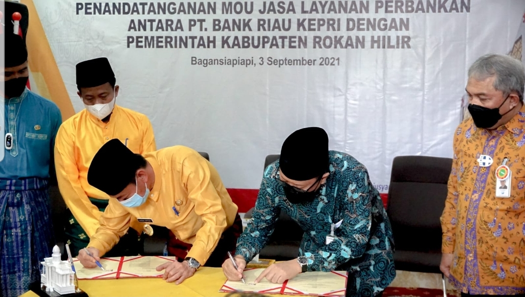 BRK-Pemkab Rohul Teken MoU, Bupati : Kita Siap Mendukung