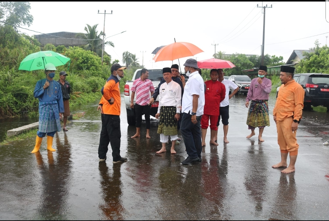 Bupati Rohil Yakin Banjir Bisa Diatasi