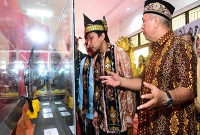 Sebanyak 79 Koleksi Senjata Tradisonal Delapan Provinsi Dipamerkan