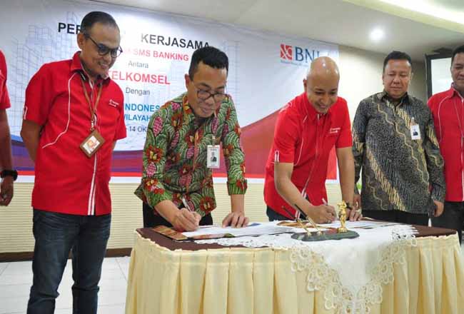 Program Racing SMS Banking Berhadiah Paket Liburan ke Hongkong hingga Raih Xpander 