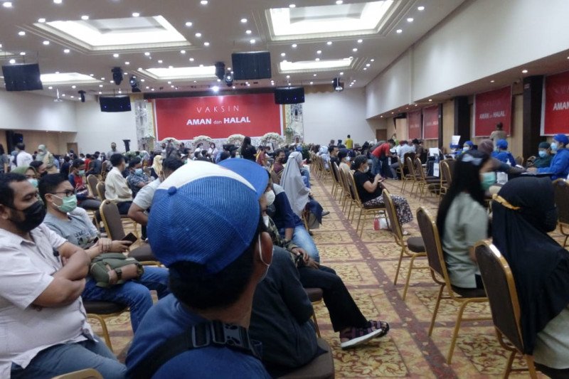 Pekanbaru Gelar Vaksinasi Massal di Delapan Titik