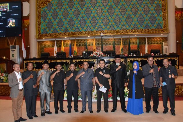 Anggota DPRD Riau Sorot Masalah Pendidikan Saat Paripurna Laporan Hasil Reses
