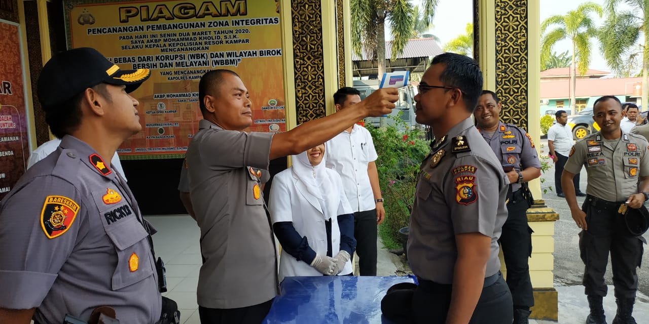 Cegah Penyebaran Covid-19, Polres Kampar Lakukan Pengecekan Kesehatan Personel