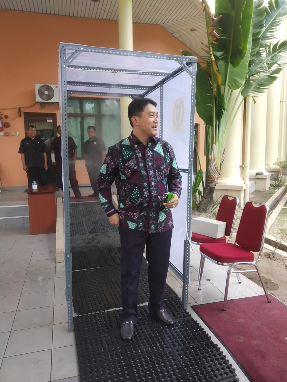 DPRD Riau Sediakan Bilik Disinfektan, Umum Juga Boleh