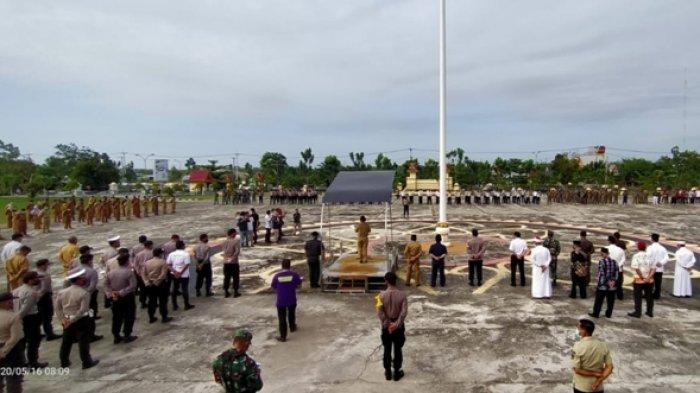 Bupati Pelalawan Pimpin ApelÂ Â Gelar Pasukan Penerapan PSBB