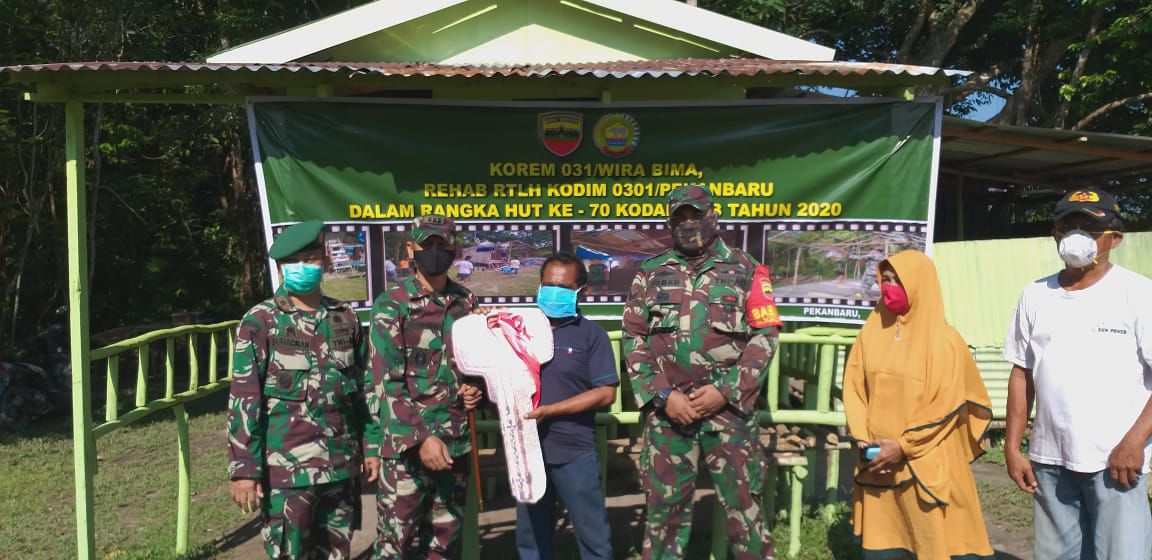 Setelah Dibedah, Dandim 0301 Serahkan Kunci Rumah pada Safrijal