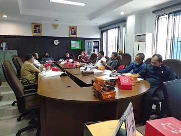 Dinonaktifkan Sepihak, Sejumlah RT/RW di Kelurahan Padang Terubuk Mengadu ke DPRD PekanbaruÂ 
