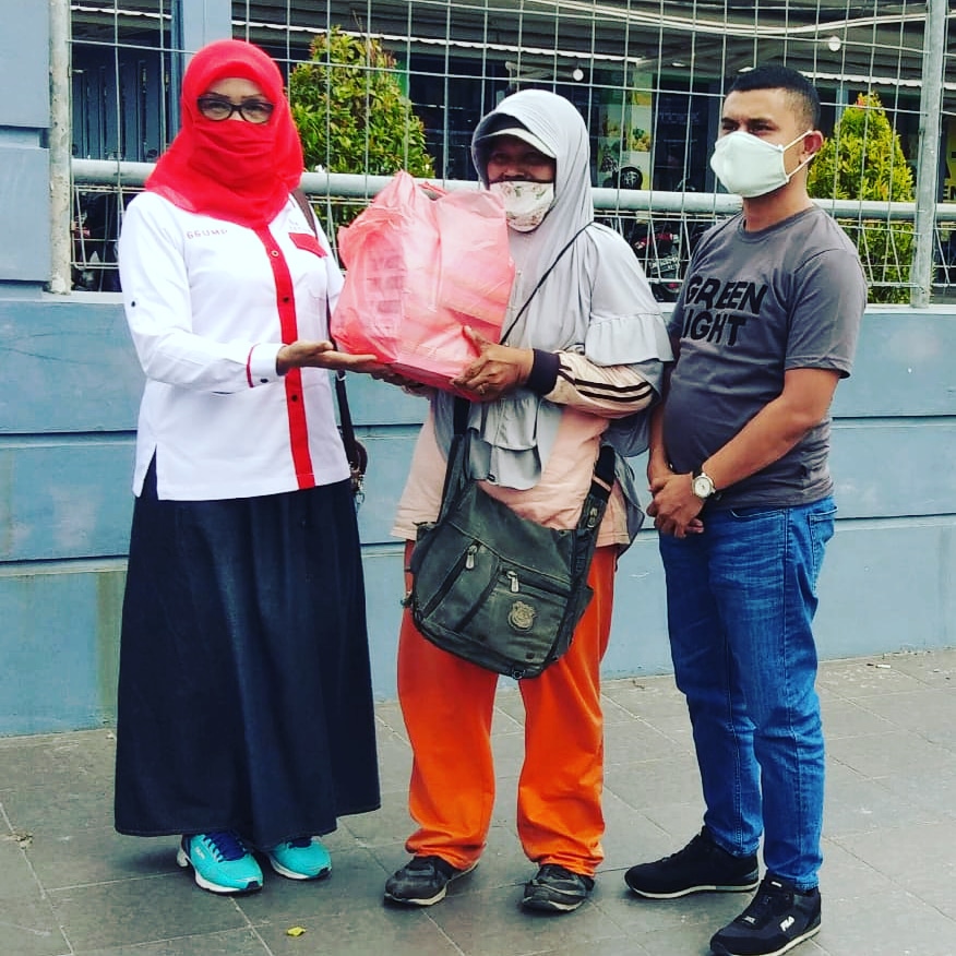 Tim GGUMP Bantu Masyarakat Kurang Mampu Terdampak Covid-19