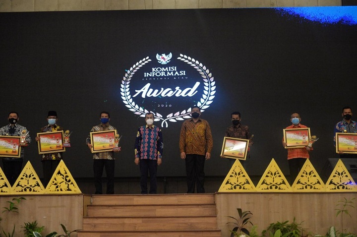 Anugerah KI Award Semarak, Puluhan Badan Publik Terima Penghargaan