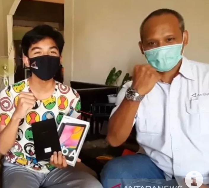 Dari ANTARA, Gawai Pendidikan Untuk Belajar Daring Naufal