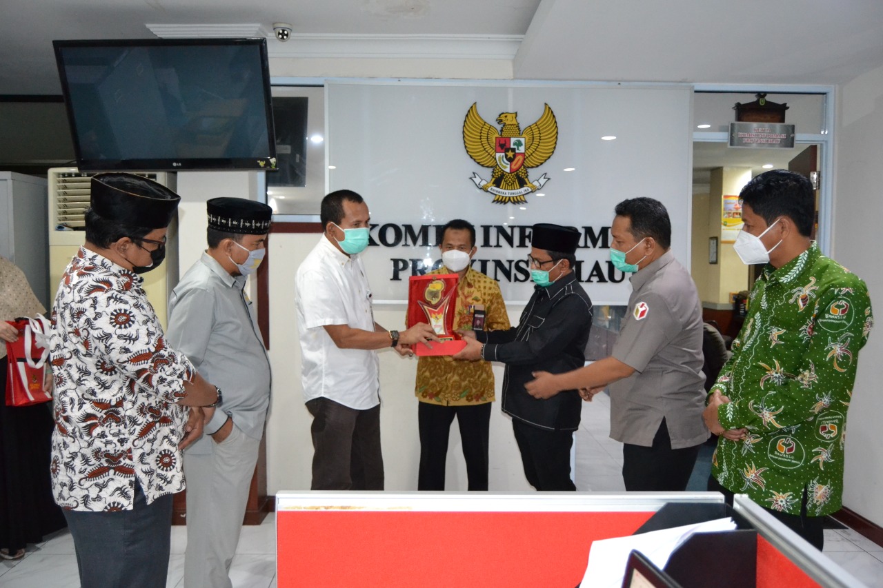 Bawaslu Kunjungan Silaturahmi ke Kantor Komisi Informasi Riau