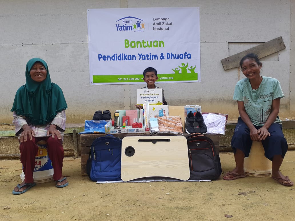 Syaiful Amri Asal Riau Terima Bantuan Pendidikan Lanjutan Rumah Yatim