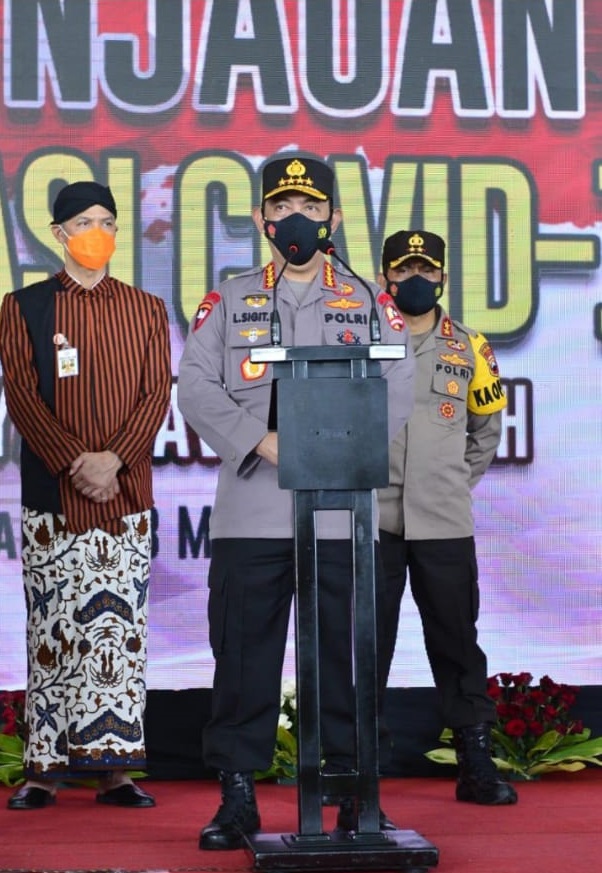 Panglima-Kapolri Tinjau Vaksinasi Ribuan Anggota Pengamanan Mudik Lebaran