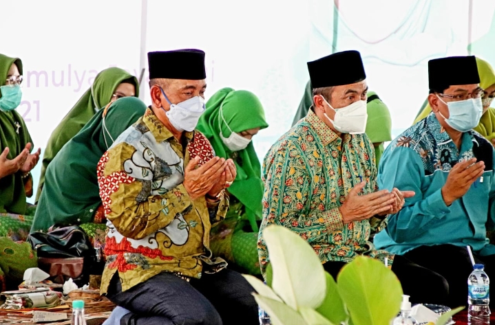 Hadiri Harlah Muslimat NU Ke-75, Bupati Harris Pamit