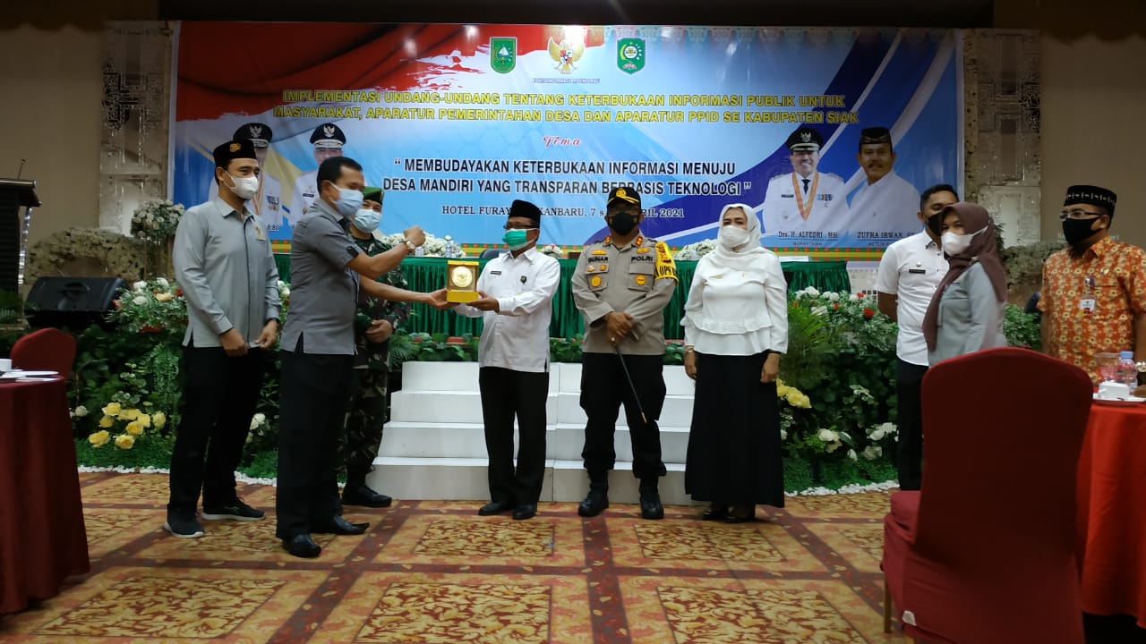 Bupati Siak Apresiasi Pemprov Riau Tingkatkan Wawasan Kades Tentang UU KIP